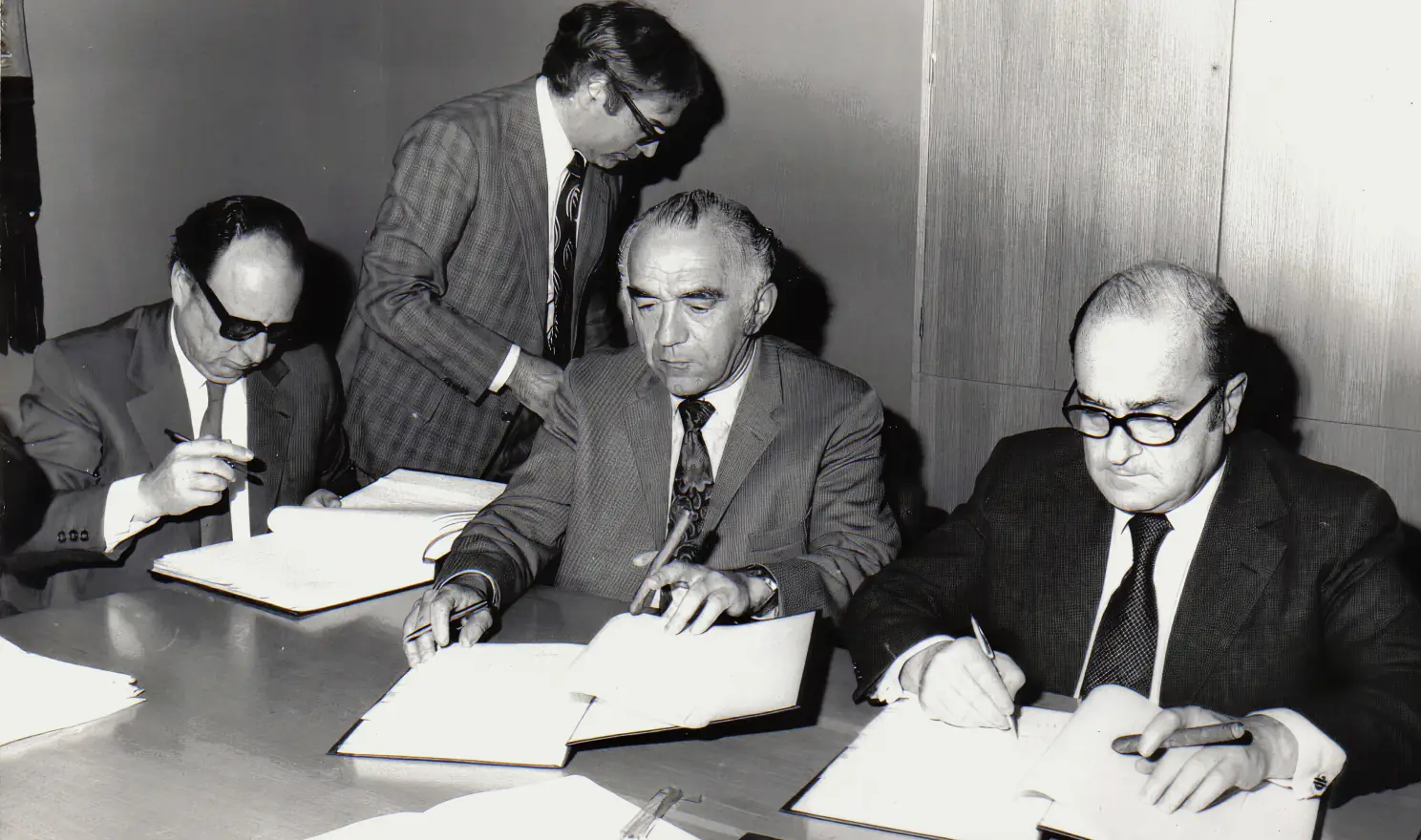 1974 — טמבור מתרחבת לעולמות התעשייה